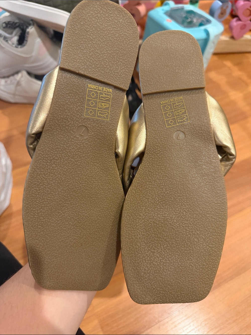Journee Collection Metallic Gold Knotted Toe-Post Sandals - Picture 2 of 3
